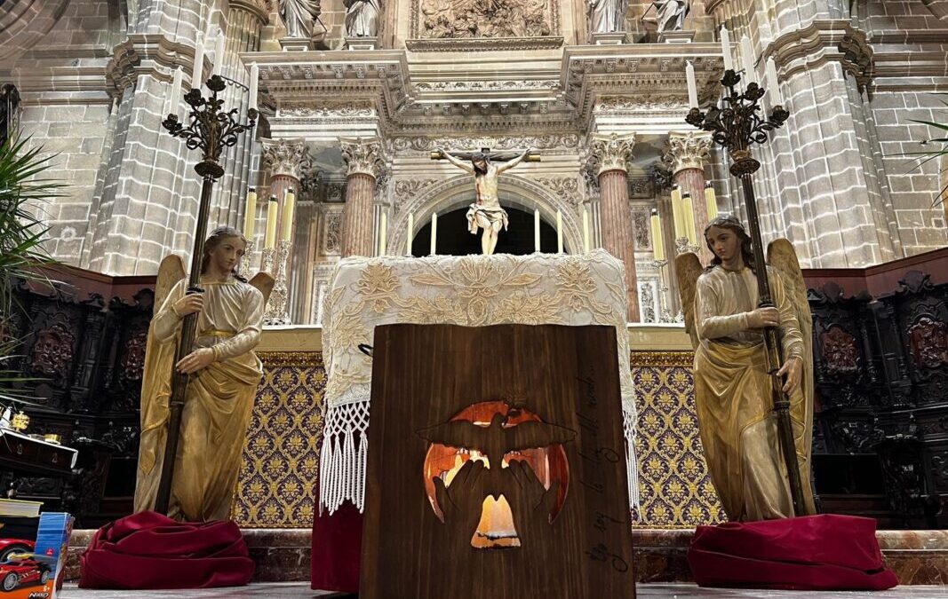 Santa Iglesia Catedral acoge la celebración de la Luz de la Paz de Belén