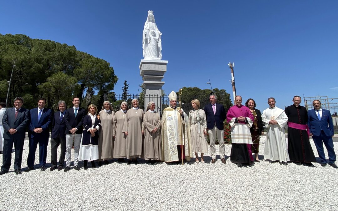 Monseñor Rico Pavés preside el homenaje de Jerez a las Hijas de Santa María del Corazón de Jesús